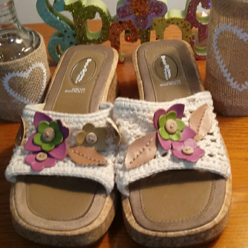 Buster brown sandals